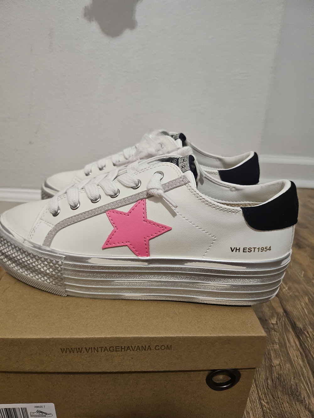 Vintage HAVANA Platform Sneaker with Pink Star Accent - Picture 2 of 9